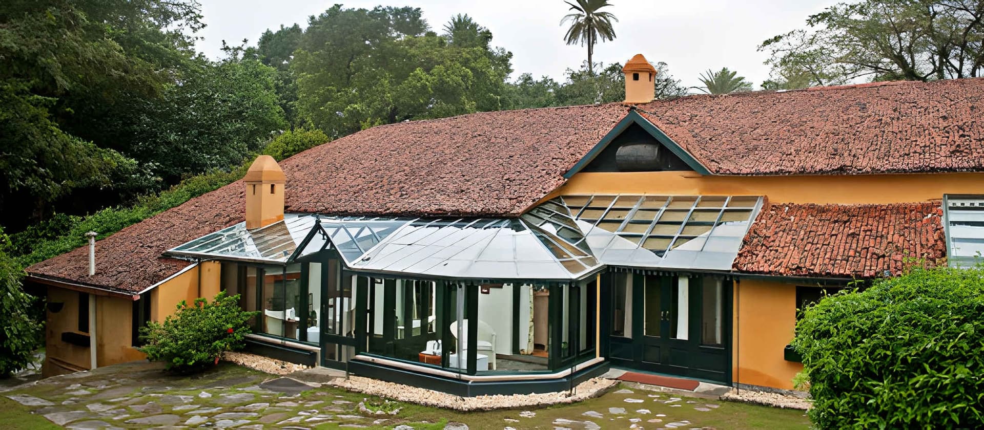 WelcomHeritage Connaught House - Mount Abu
